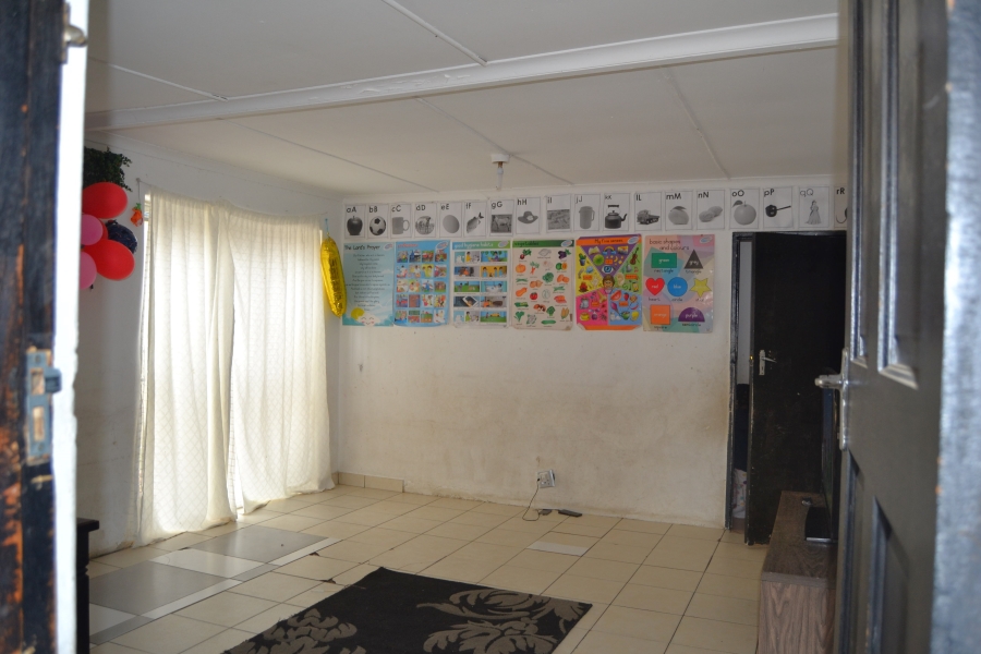 2 Bedroom Property for Sale in Gustrouw Western Cape